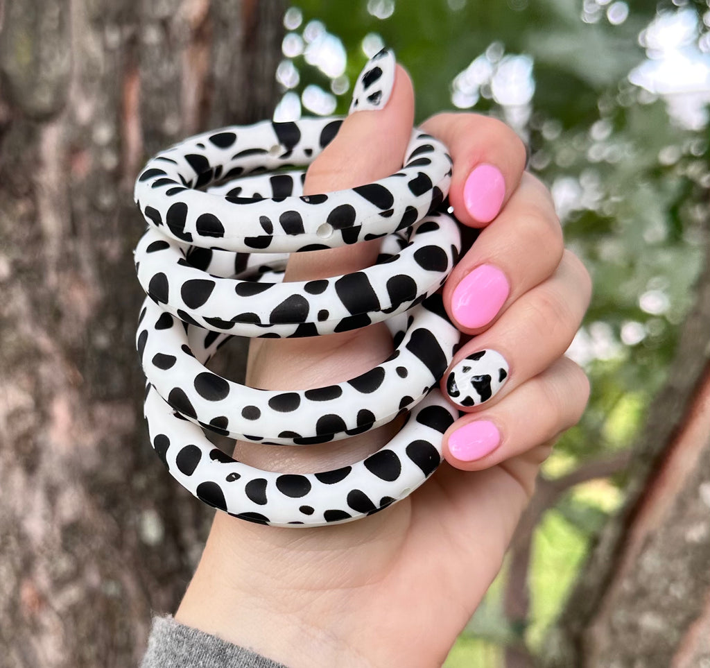 Black/white cow print 65MM silicone ring